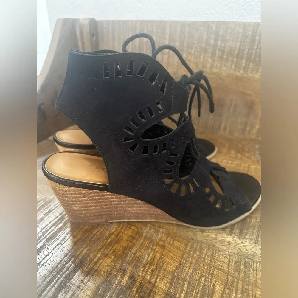 Crown Vintage Lace Up Wedge Sandals - Picture 1 of 10